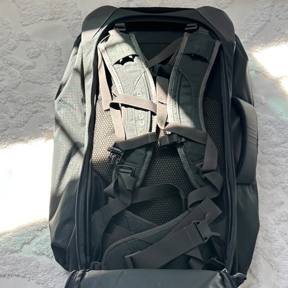 Osprey Black and Gray Men's Backpack - Picture 5 of 12